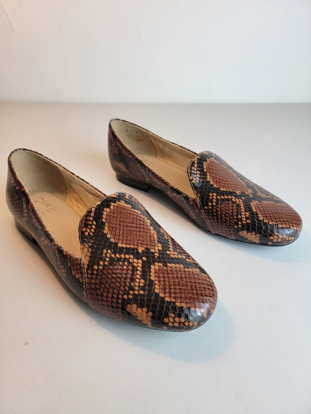 Naturalizer Women's Emiline Leather Loafers Brown Snake Embossed Sz 8 Wide - Picture 2 of 10